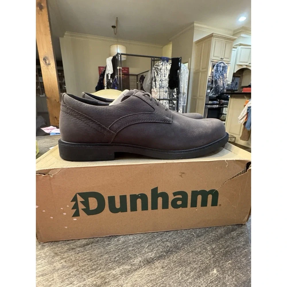 Dunham Jericho Oxfords feature a brown nubuck leather upper Size‎ 15D Waterproof